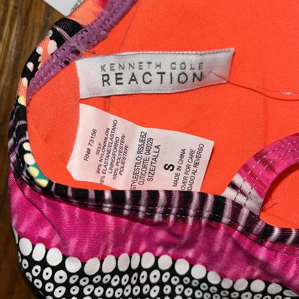 NWT Kenneth Cole Reaction Multicolor Tankini swimwear Bikini Top Size Sm…